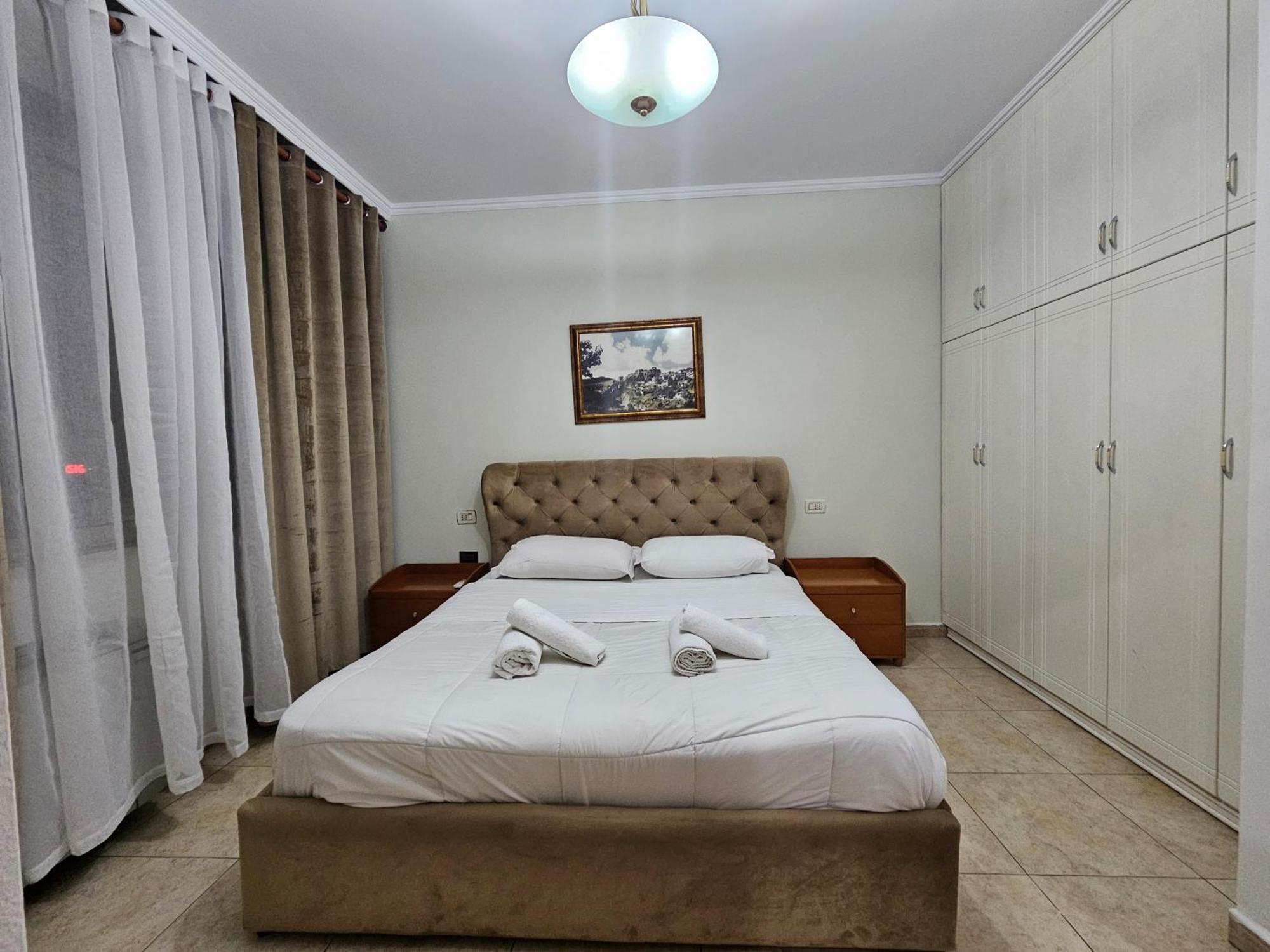 Skanderbeg Square Explorer Apartments Tirana Bagian luar foto